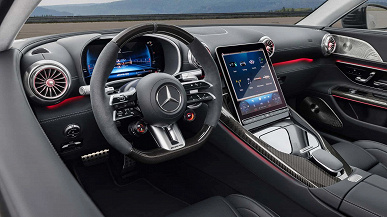 Porsche напряглась? Представлен совершенно новый Mercedes-AMG GT: просторный салон, полный привод, 585 л.с. и 9-ступенчатый «автомат»